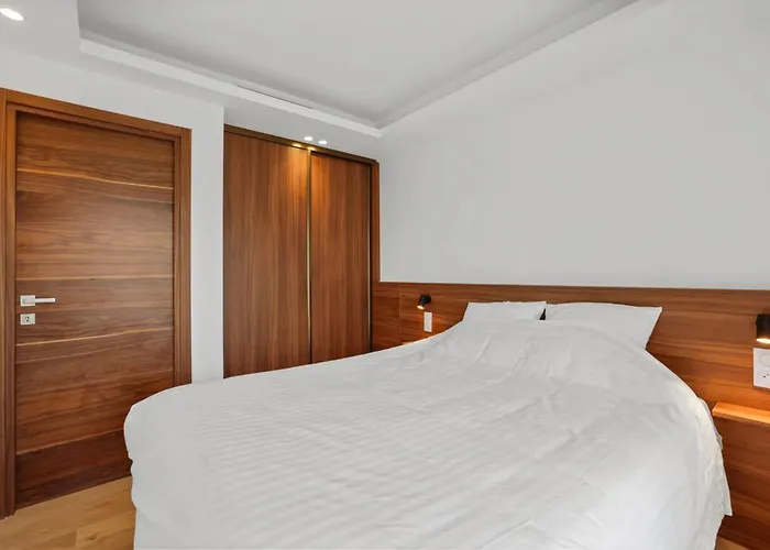 Ref 2006 - Croisette - Luxurious With Sea View For Rent