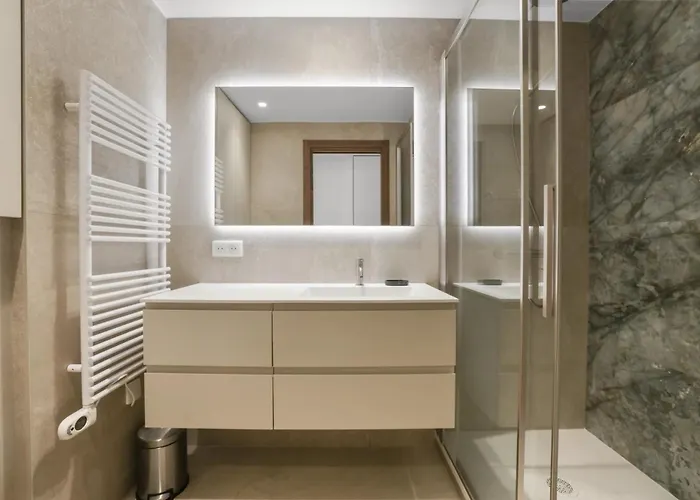 Ref 2006 - Croisette - Luxurious With Sea View For Rent * Cannes
