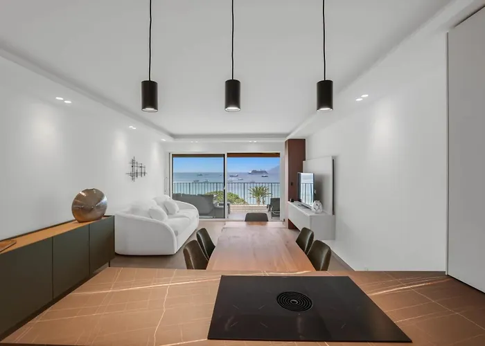 Appartement Ref 2006 - Croisette - Luxurious With Sea View For Rent